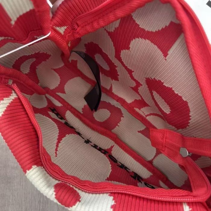 Mala senhora de marimekko