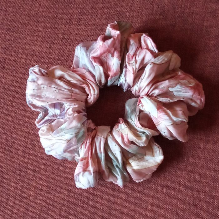 Piękna nowa Handmade scrunchie, gumka do włosów z jedwabiu