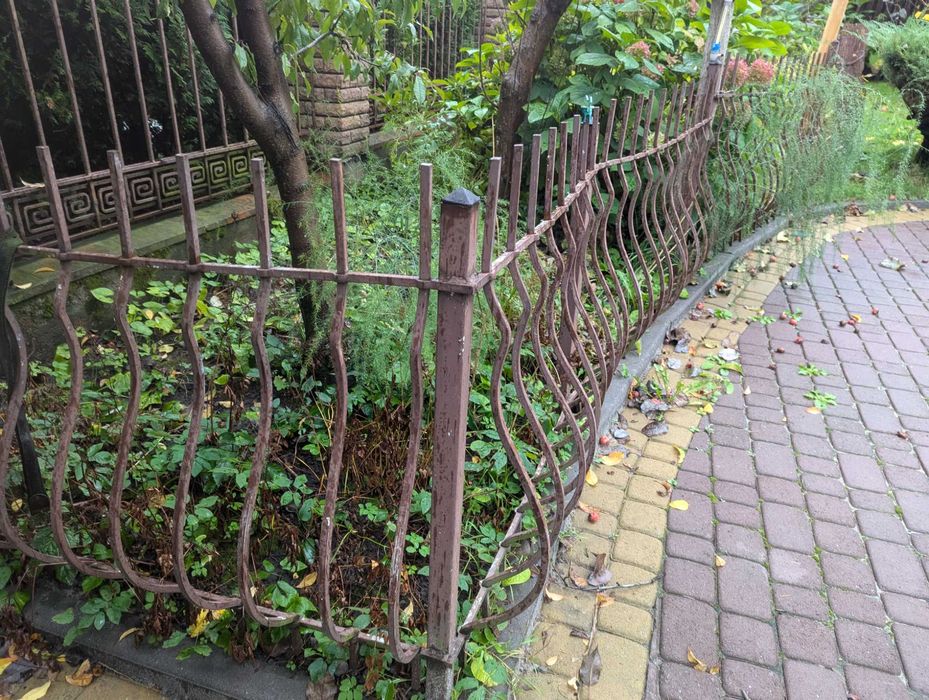 Огорожа декоративна металева з балясин