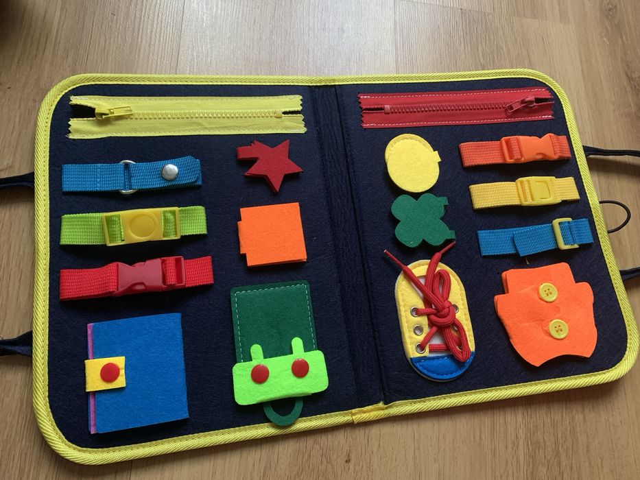 Бізібук бізікнига busy book