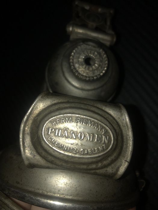 Stara lampa karbidowa na rower