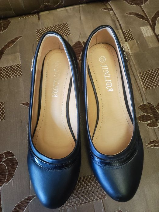 Туфли на танкетке