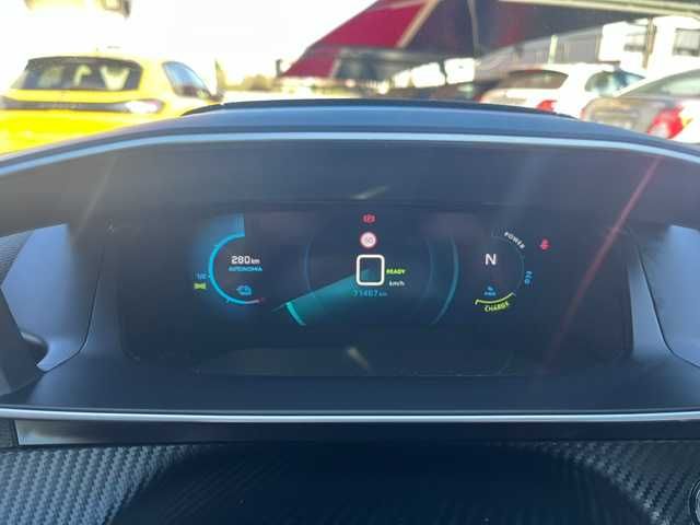 PEUGEOT E-208 GTLINE
