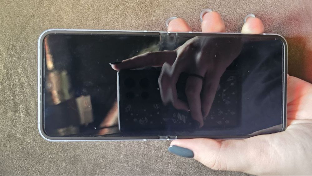 ТЕРМІНОВО самсунг фліп 6 12/512 + рік гарантії