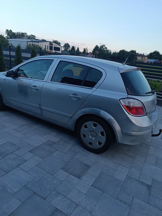 Opel astra H 2005 rok .