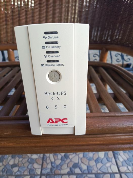 UPS APC 650 zasilacz awaryjny