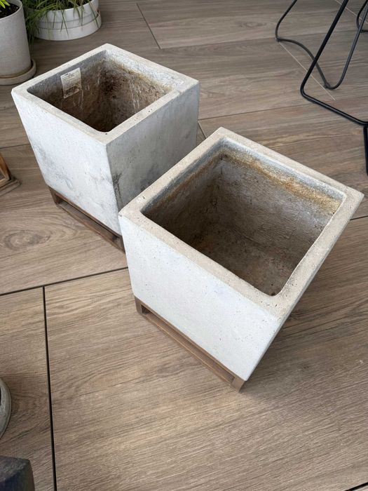 2 duże donice Cube 29x29x39 cm na drewnianej podstawie – taras/balkon - odbiór osobisty
