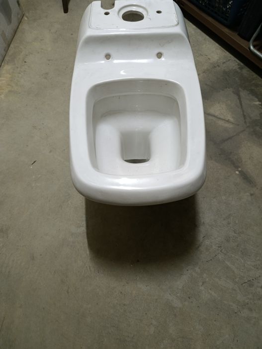 Vendo um bidé,e uma sanita