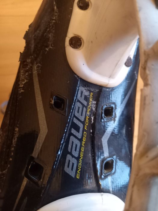 Bauer Ultrasonic 8 fit 3 lyzwy 43 hokejowe 268mm Supreme