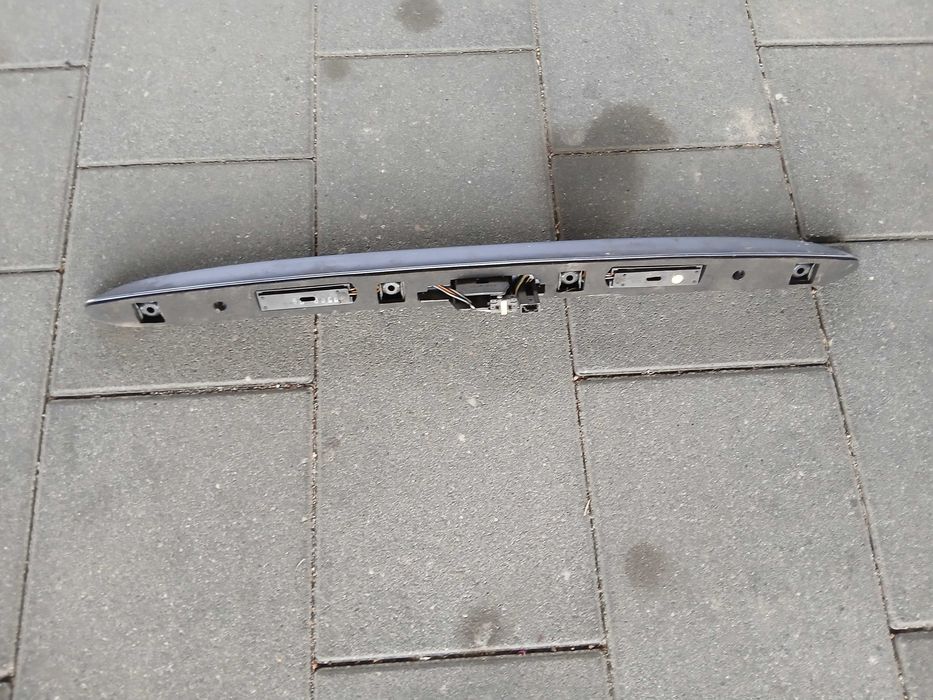 BMW M3 M4 F80 F82 – listwa klapy bagażnika z lampkami tablicy