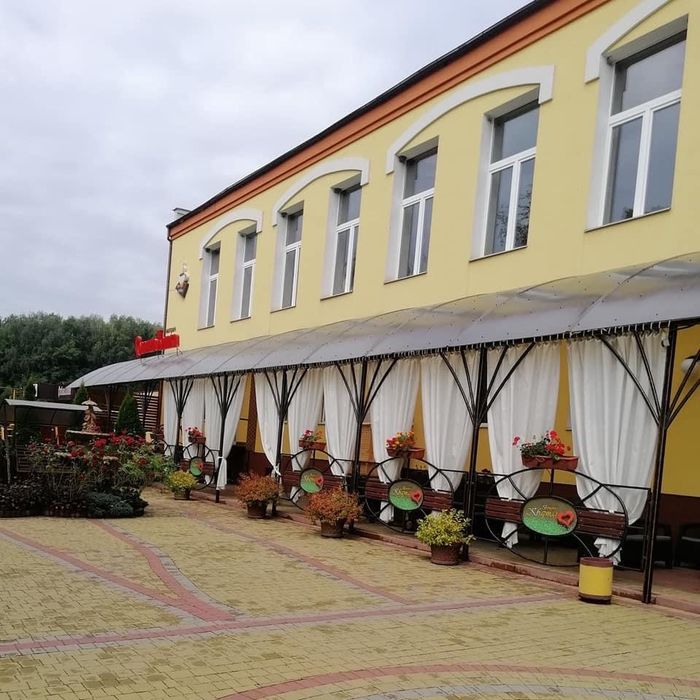 Продаж комерційного обʼєкта 1100 м² + 40 соток землі ЗВЯГЕЛЬ
