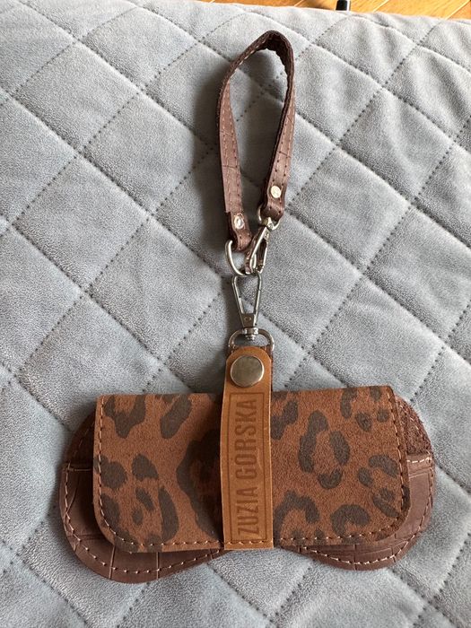 Etui na okulary skórzane Zuzia Górska brązowe Leopard panterka cętki