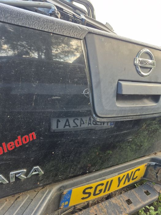 Zdrowa klapa burta nissan navara d40