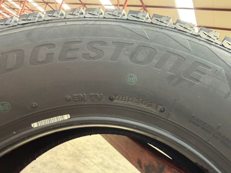 215/80/15 102R Bridgestone Blizzak DM-V2 3021 рік