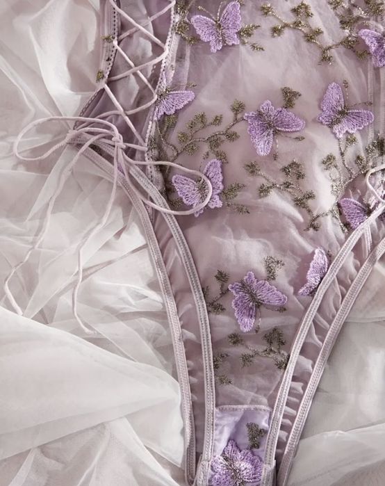 Nowiutkie różowe body