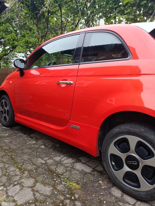 Автомобіль Fiat 500е