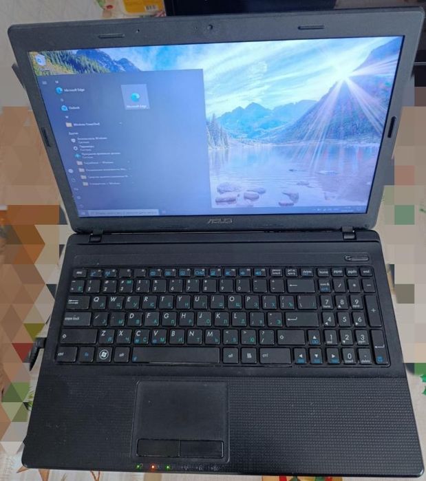 Ноутбук ASUS у хорошому стані