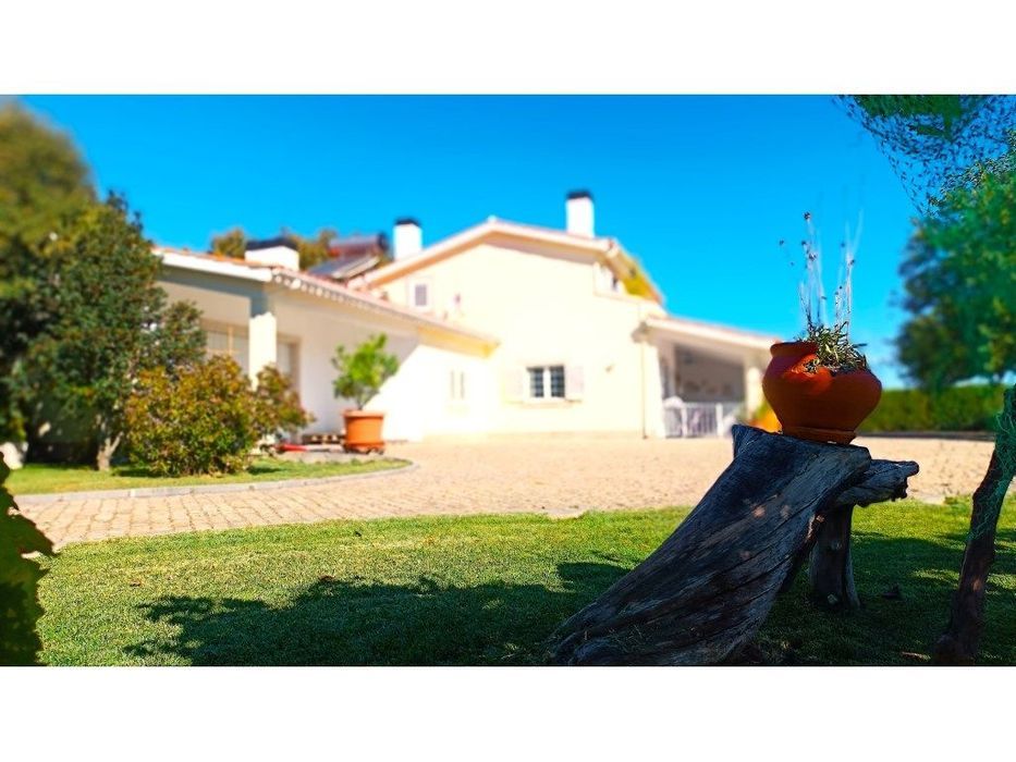 Moradia T3 Com Piscina Coberta , Quintal E 2 Garagens, Belmonte, Be...