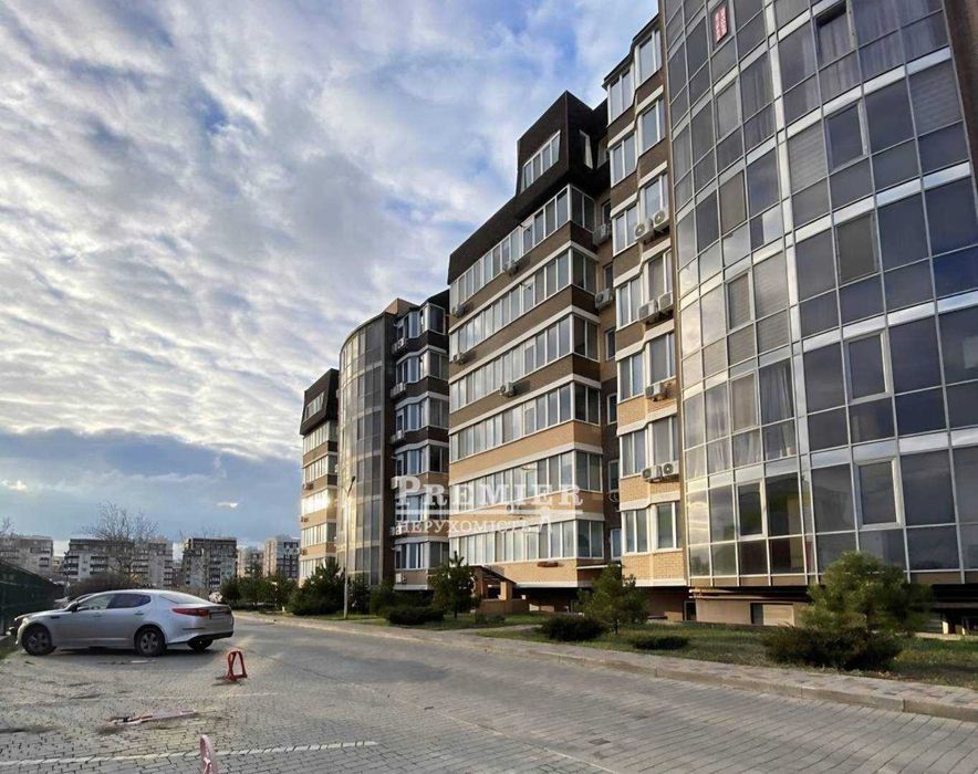 Простора 2-к квартира 86 м² в новобудові. Індивідуальне опалення!