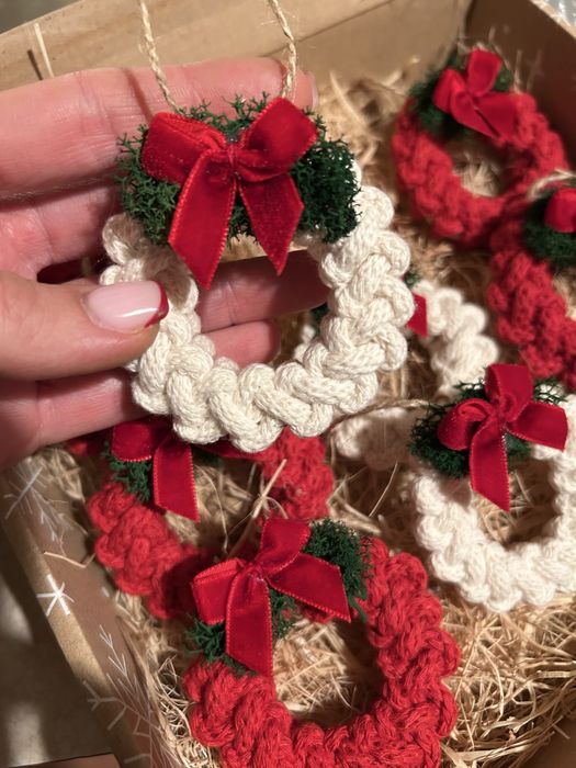 Dekoracja choinkowa zawieszki na choinke wianki na Boże Narodzenie