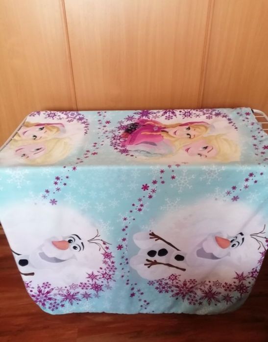 2 pościele dziecięce 140x200 (Kraina lodu i Ksiezniczki)
