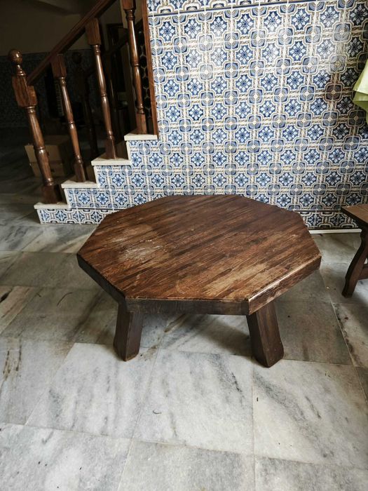 mesa rústica octogonal, em madeira maciça
