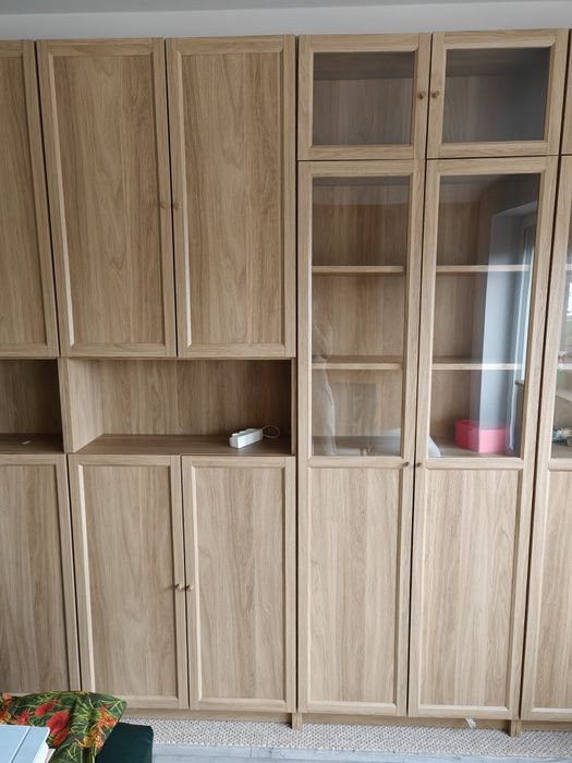 Regały i witryna Oxberg Ikea