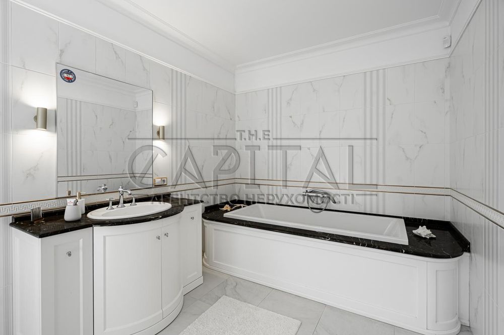 Продаж будинку з басейном, Крюківщина