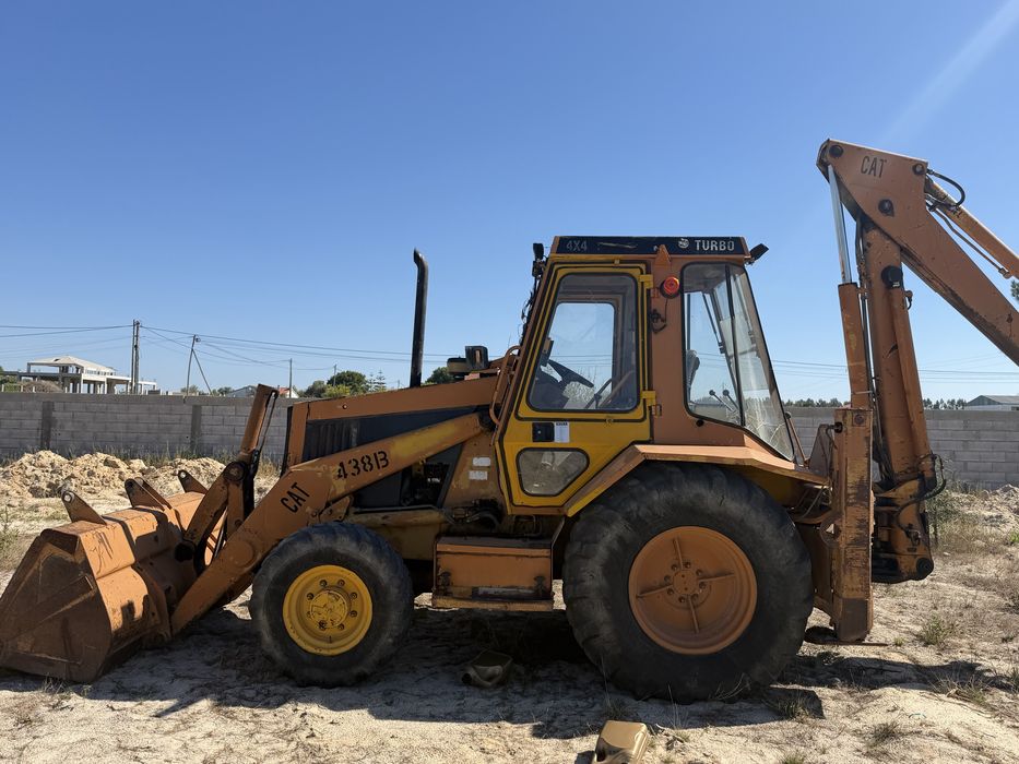 Retroescavadora caterpillar 438