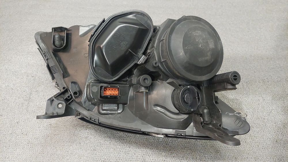 Ótica / farol esquerda OPEL Vectra C