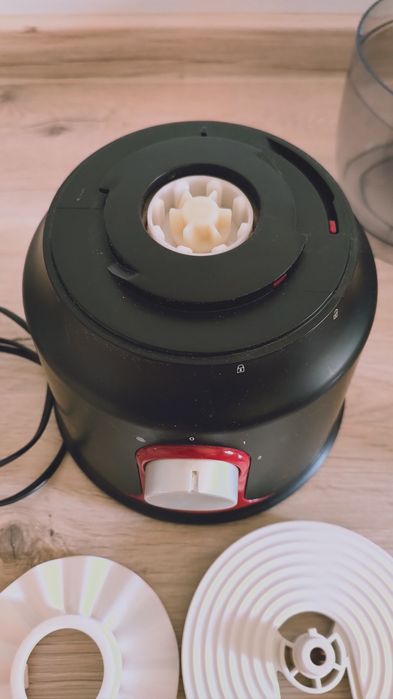 Robot kuchenny Russell Hobbs z akcesoriami