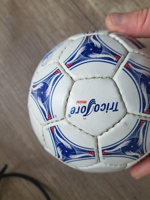 Piłka adidas Tricolore mini.