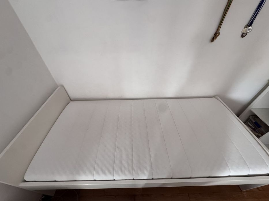 Vendo cama Ikea Solteiro