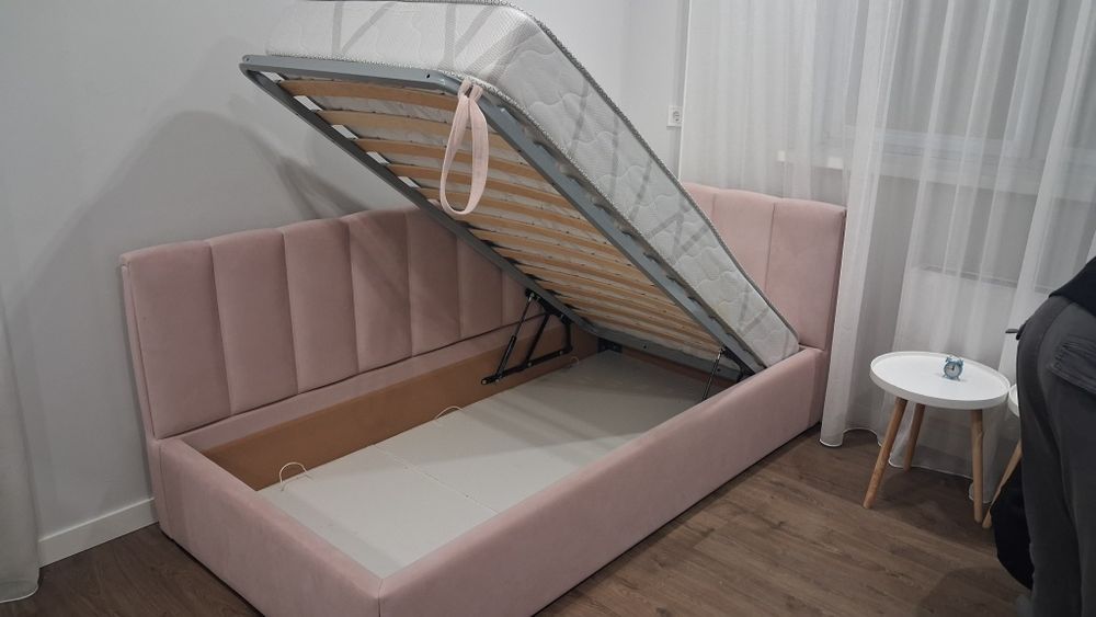 Кровать детская с матрасам