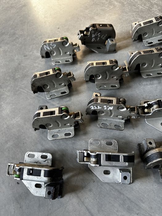 Замок задньої дверки  спрінтер крафтер Sprinter W906 crafter