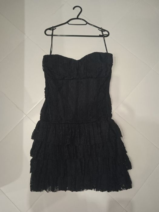 Vestido preto elegante sofisticado