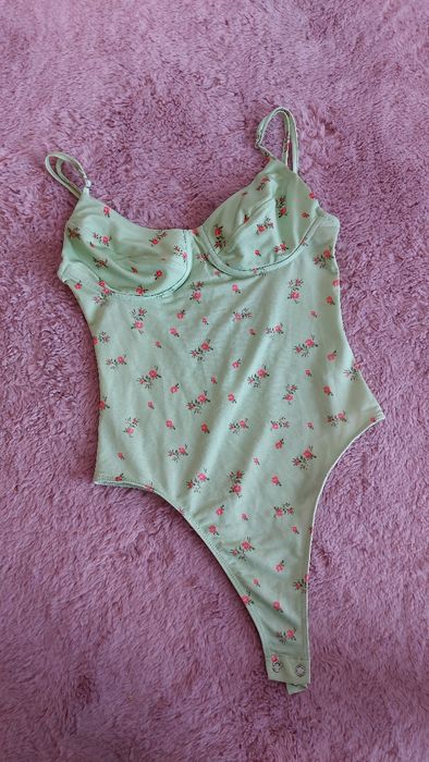 Bershka body zielone na ramiączkach xs