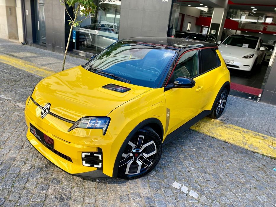 Renault 5487879365383301121