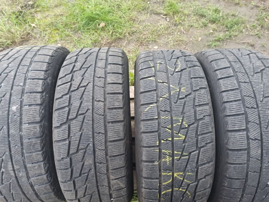 Зимові шини 235/55 R17 Petlas W651 Premiorri