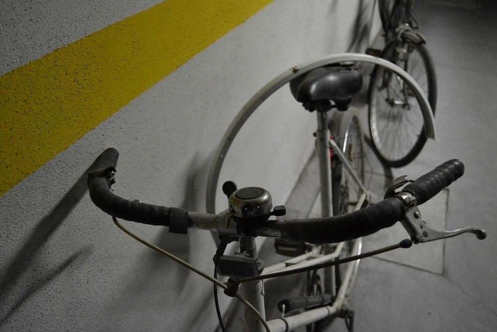 Bicicleta antiga para restaurar