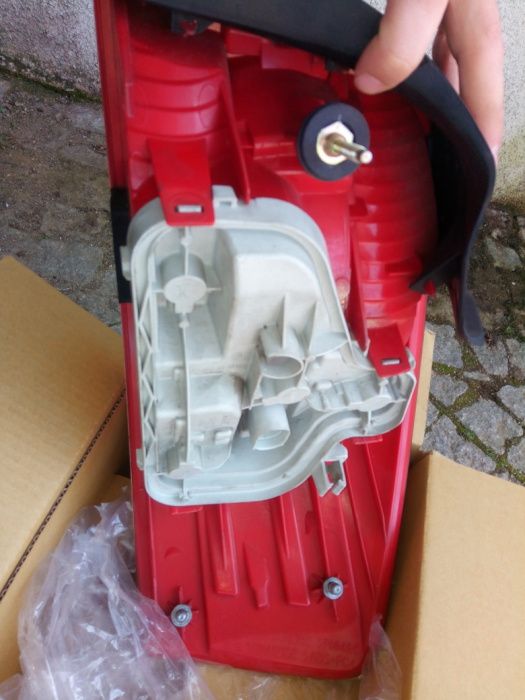 otica/FAROL ESQUERDA original audi A3 8P