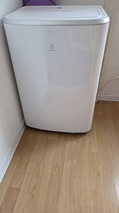 Klimatyzator przenośny electrolux EXP26U339CW