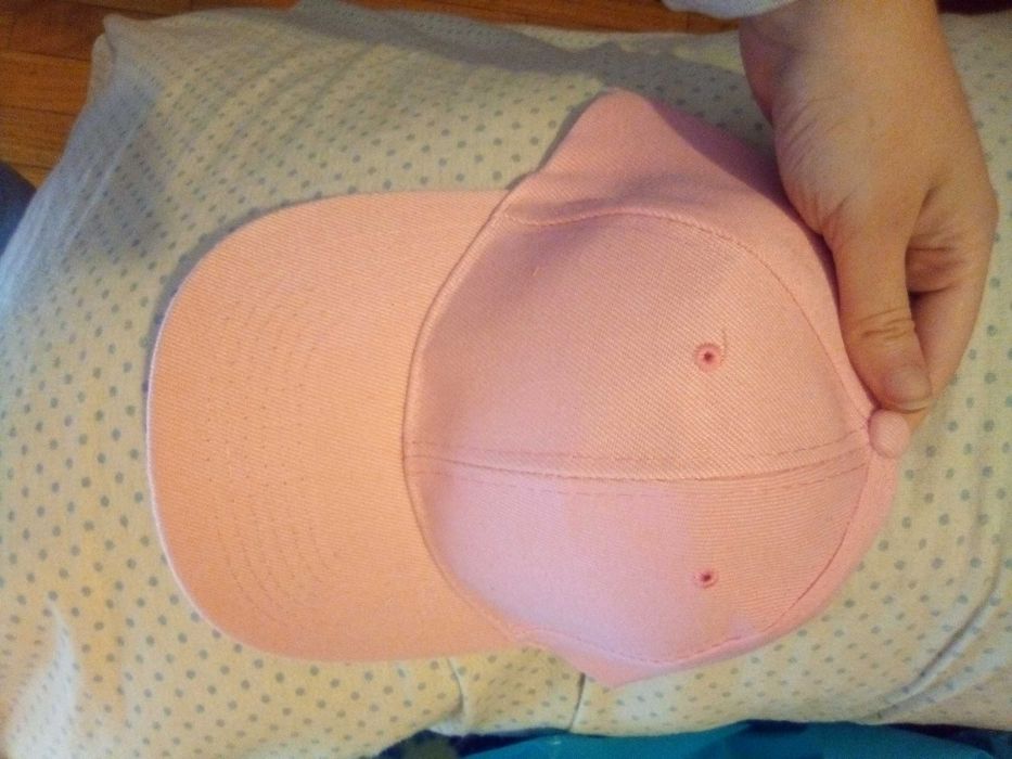 bonés diversos e novos