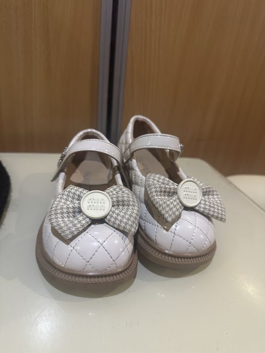 Туфлі для дічинки