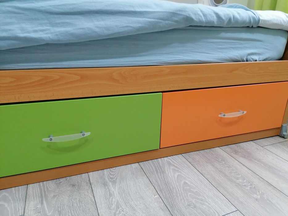 Cama com gavetas para quarto criança/jovem