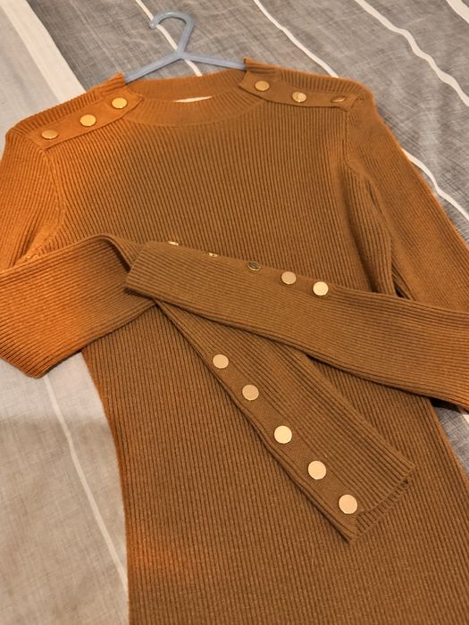 Vestido justo castanho