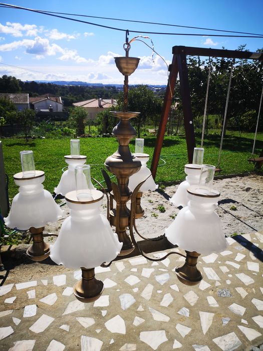 Candeeiro clássico para sala.