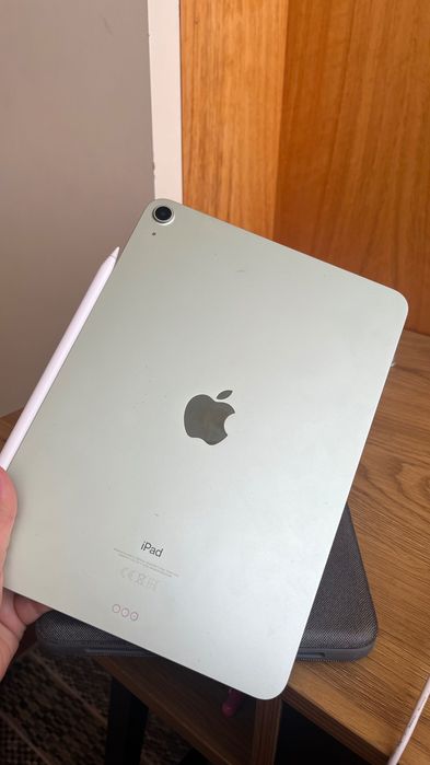 iPad Air 4th Generation (64GB Green) + Apple Pencil 2 + Logitech Folio Touch