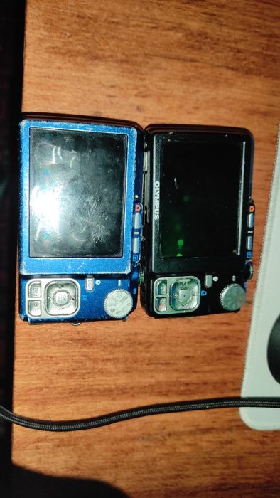 Дві камери Olympus fe-340