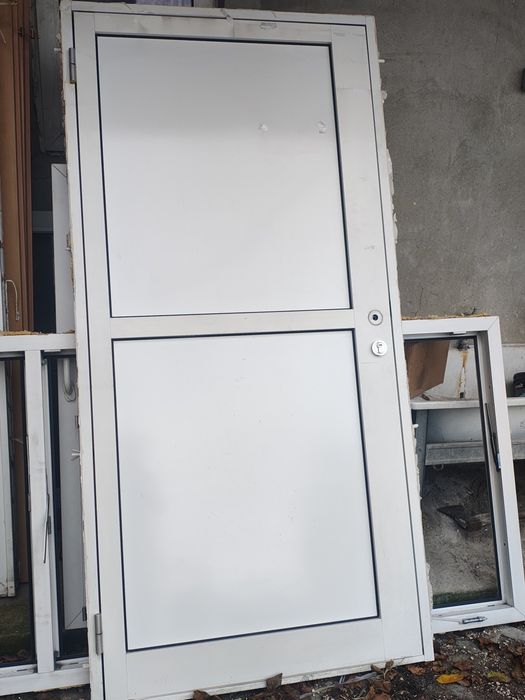 Sprzedam drzwi aluminiowe i pcv